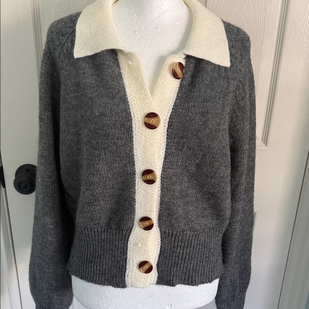 Dazy-Less Gray Cardigan Size Medium